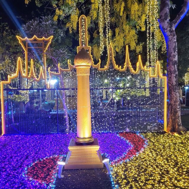 สวนแสงที่สวนสันติชัยปราการ