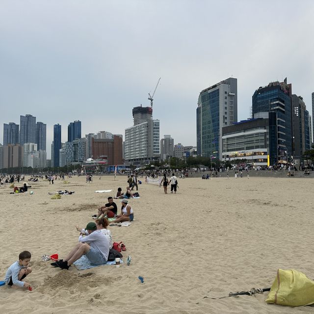 부산하면 해운대지~~!! 무더운 여름을 날려버릴 사람은 여기여기 모여라🤩🤩