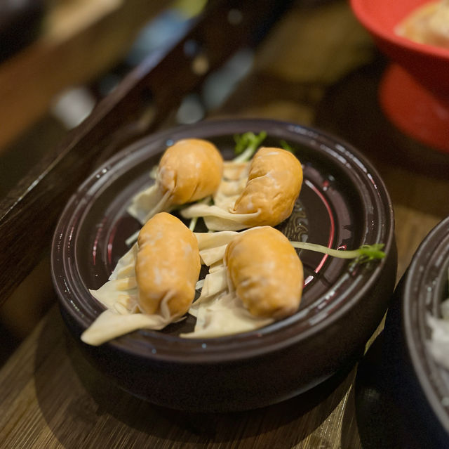 優雅宮廷風火鍋店