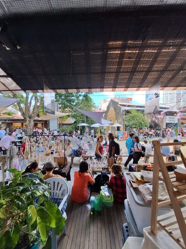 🚌 Sunday Market @ Hin Bus Depot