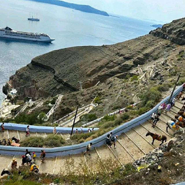 EXPERIENCING THE GONDOLA LIFT IN FIRA!