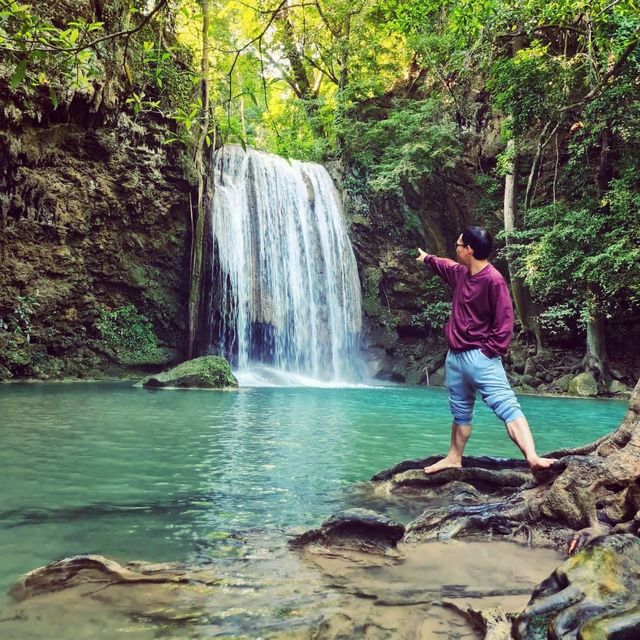 น้ำตกเอราวัณ น้ำใส สีสวย งดงาม🏞️📸
