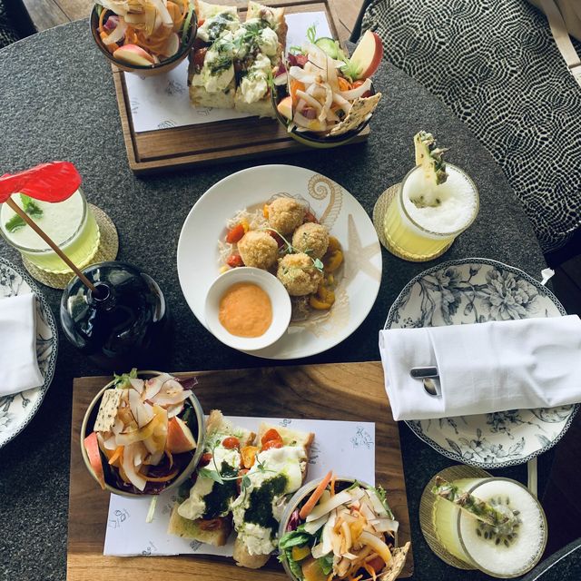 【バリ】大人贅沢なアフタヌーンティーなら”Veranda Lounge and Bar“