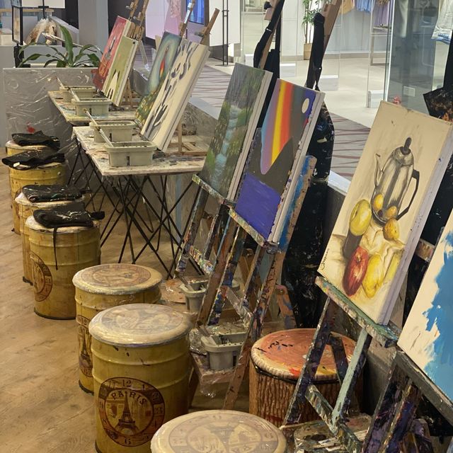 Unleashing Creativity at Café de Paris