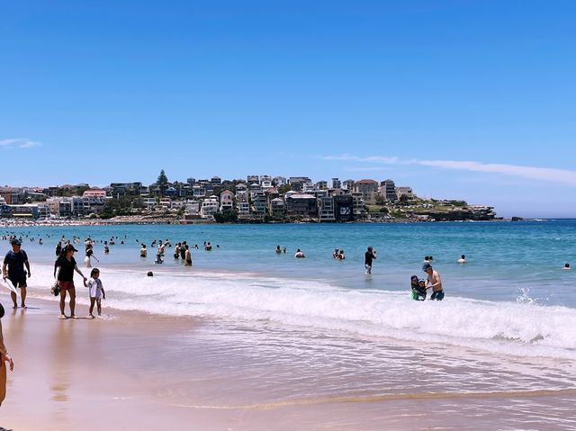 Beautiful day in white sand Bondi Beach 2023