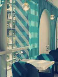 Mr & Mrs Cafe