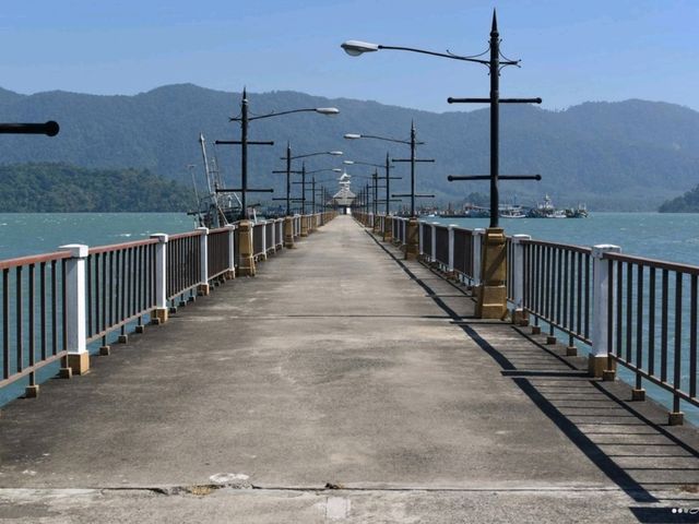 ท่าเรือวิวสวย จุดชมพระอาทิตย์ขึ้นสุดปัง