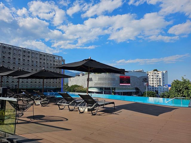 โรงแรม U Nimman Chiang Mai 