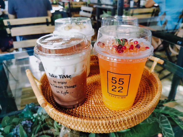 คาเฟ่ริมน้ำ 5522 cafe ย่าน นนทบุรี 