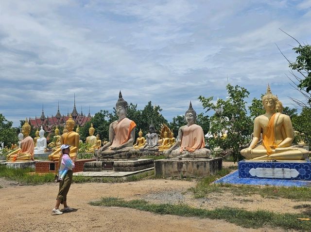 วัดสวย  จ.สุพรรณบุรี