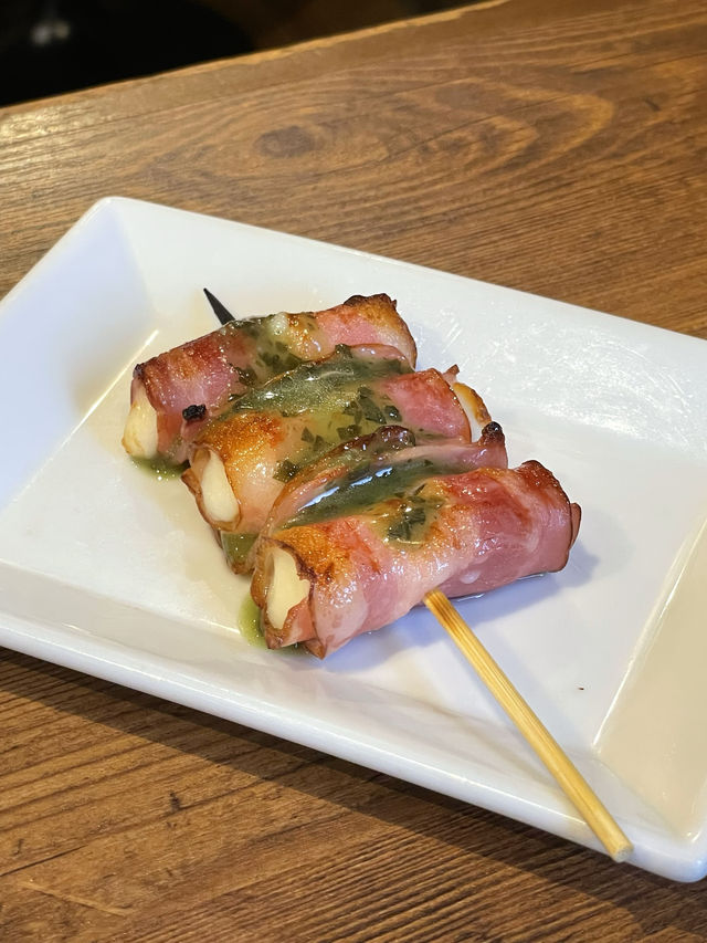 【やきとり家すみれ所沢店/埼玉県】赤ワインの「こぼれ」なんて見たことない！