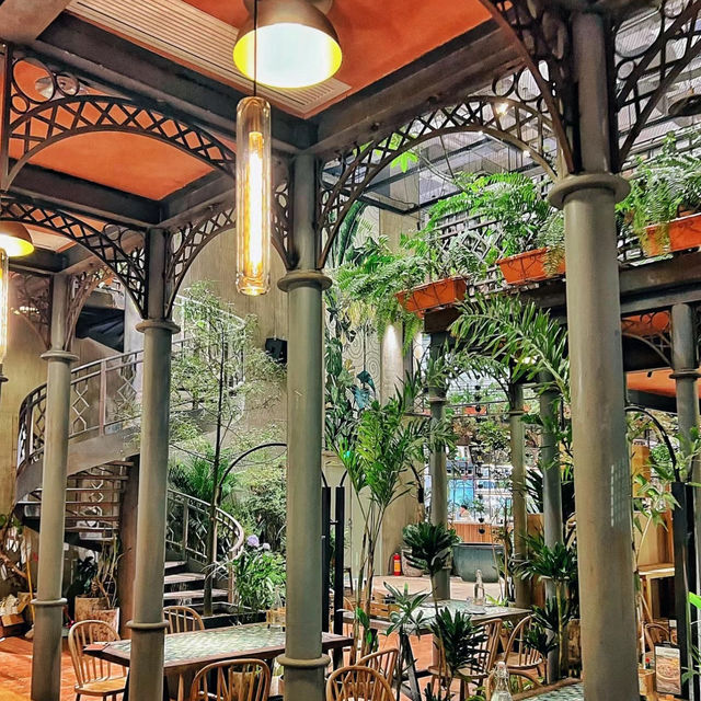 Brunches Cafe：時尚用餐環境，健康創意