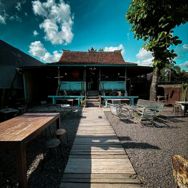 KARATERKOPI IS A COFFEE SHOP