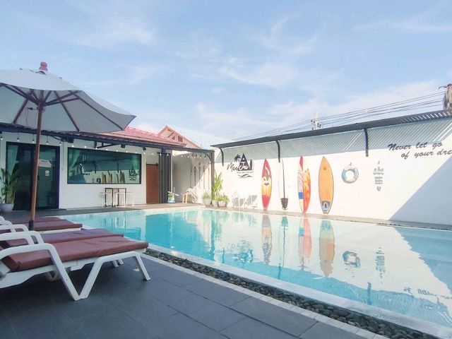 มานอนนี่ได้นะ Mee jai Pool view KohLarn 