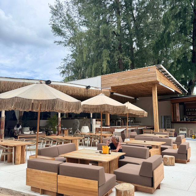 𝙏𝙃𝙀 𝘽𝙀𝘼𝘾𝙃 𝙋𝙃𝙐𝙆𝙀𝙏 หาดบางเทา ..