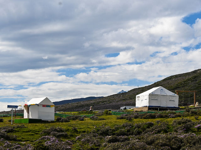 Camping at Honghai Lake: A Serene Wilderness Retreat