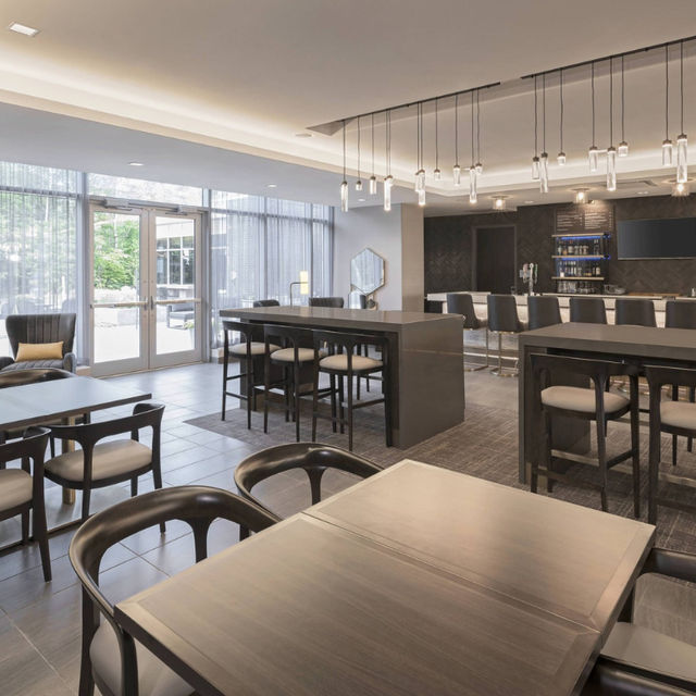 Modern Comfort and Convenience: Courtyard Halifax Dartmouth 