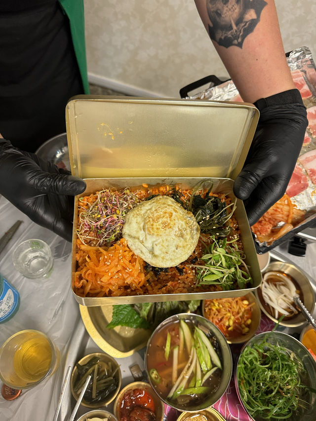 레트로한 감성과 맛까지 겸비한 냉동삼겹살 맛집 ✨