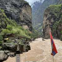 Chasing Dreams: The Ultimate Trek to Tiger Leaping Gorge