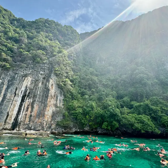 The Beauty of Phi Phi Island 🇹🇭