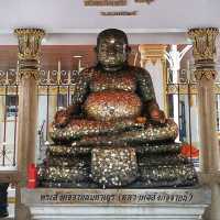 สักการะหลวงพ่อเกศจำปาศรี ที่วัดนิมมานรดี