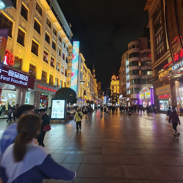 Shop Till You Drop: The Ultimate Shopping Adventure on Nanjing Road