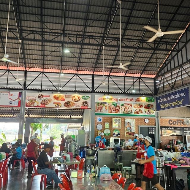 บางหว้าขาหมู (เจ๊รี): ตำนานความอร่อย