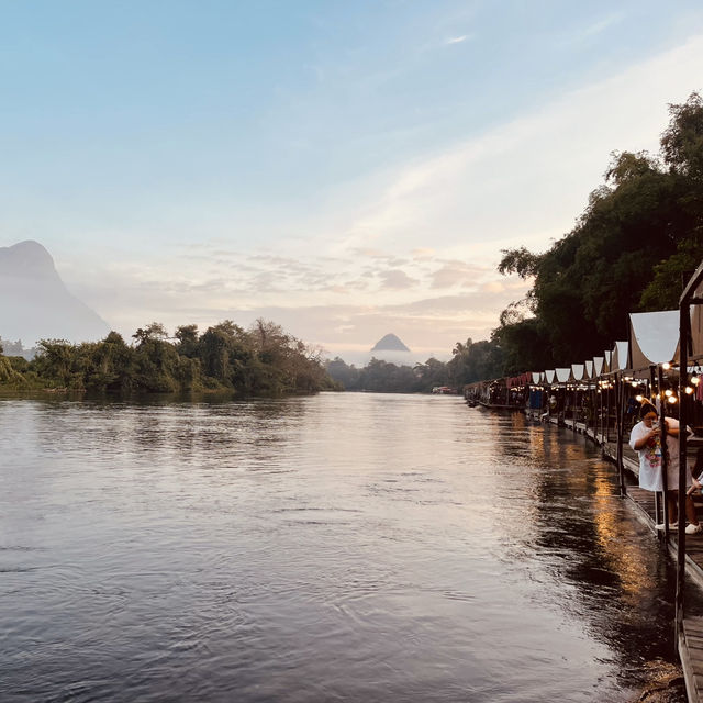 M&R Houseเรือแพริมน้ำสุดปังวิวสวย น้องหมาเข้าพักได้