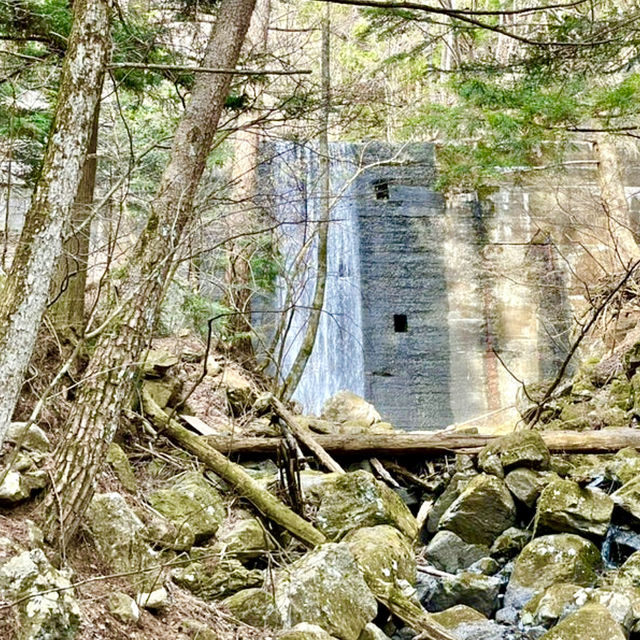 【山梨県】可愛らしい癒しの滝
