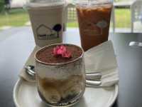 April Cafe  🍵🍰🌳