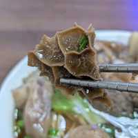 台北信義「林家藥燉原汁牛肉麵」必比登牛肉麵的發源地！