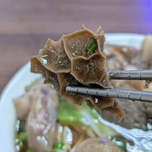 台北信義「林家藥燉原汁牛肉麵」必比登牛肉麵的發源地！