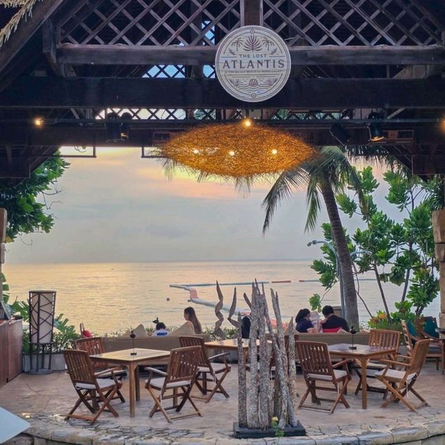 คาเฟ่ลับริมทะเลพัทยา มาดินเนอร์ชมวิวพระอาทิตย์ตก