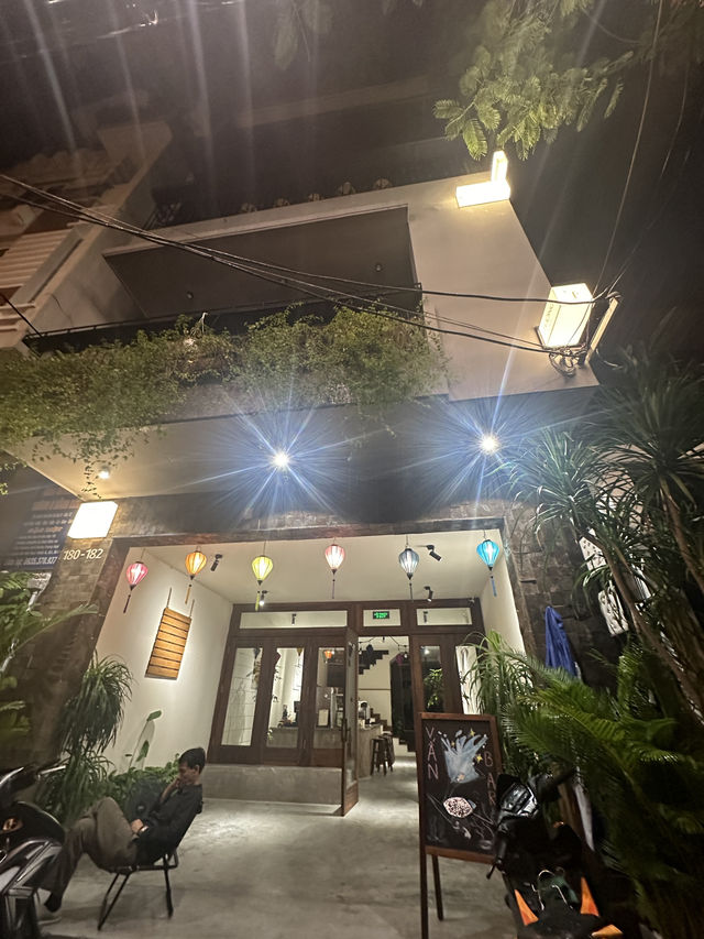 🥂Van Cocktail Bar บาร์เน้นบรรยากาศ เพลงสากล