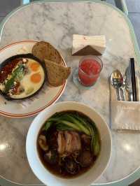 “A Culinary Gem in Ho Chi Minh City: Godmother Café”