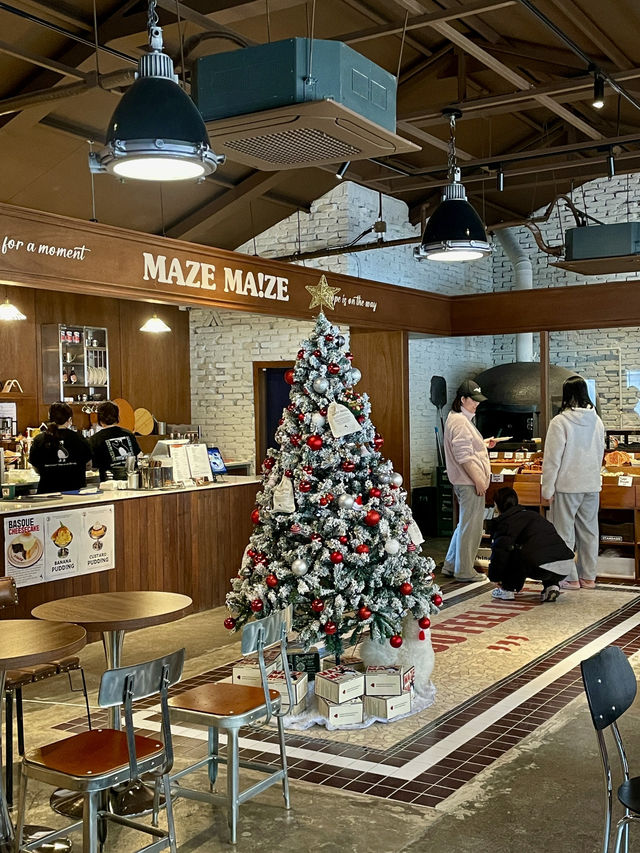 울산 시내 핫한카페 아인슈페너로 유명한 "MAZE MA!ZE" 