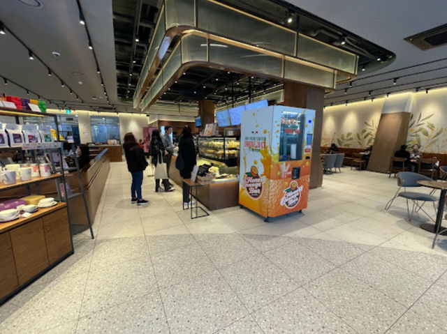 The Coffee Bean & Tea Leaf 