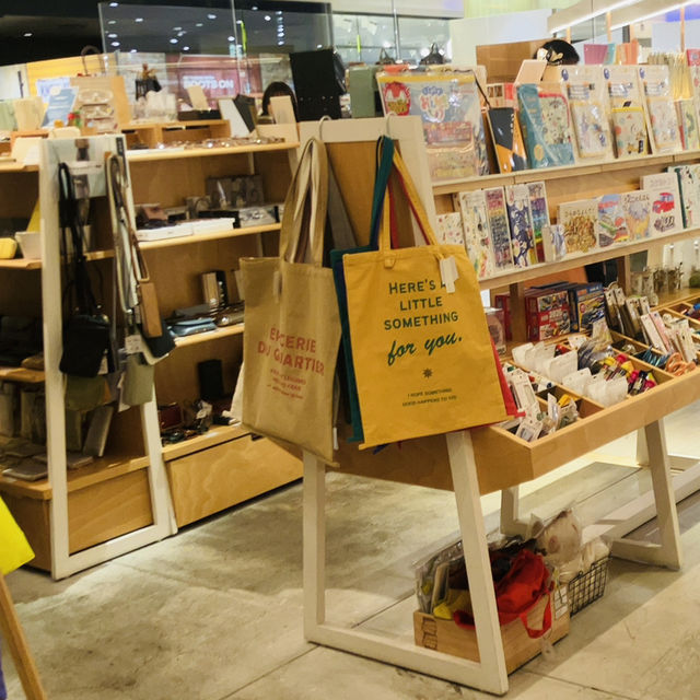 【二子玉川】 Neue - ギフト選びに来たら自分も欲しくなる！-