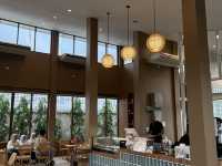 Holidays Treat cafe 