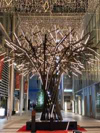 【金継ぎをモチーフ！？】東京ミッドタウン八重洲のツリーが独創的すぎる！🎄