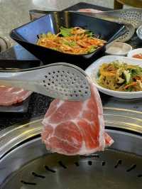 ปิ้งย่างร้านลับ  🫑🥩ในโรงแรมเกือบร้าง