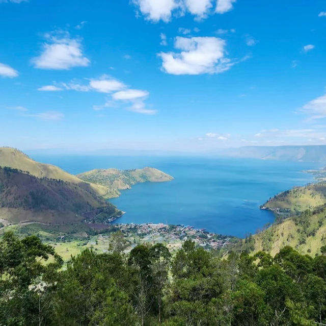 Discovering the Magic of Lake Toba: A Journey Through Indonesia’s Natural Wonder!