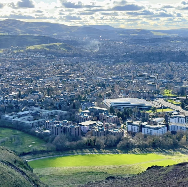 Chasing the Sunset: My Enchanting Hike to Arthur’s Seat in Edinburgh