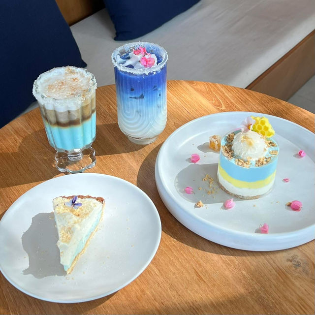 So Into cafe & eatery, เชียงใหม่ 🌸🌼🪻