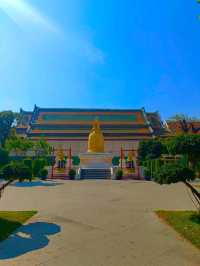 หลวงพ่อยิ้มรับฟ้า วัดระฆังโฆสิตาราม