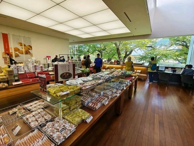 來六花亭 tea time 兼 shopping：六花亭-五稜郭店