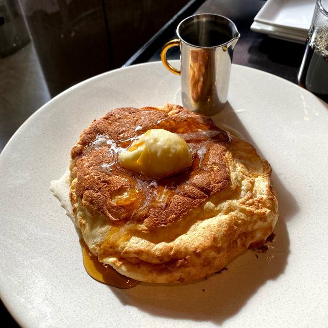 ホテルのレストランでふわふわパンケーキ🥞