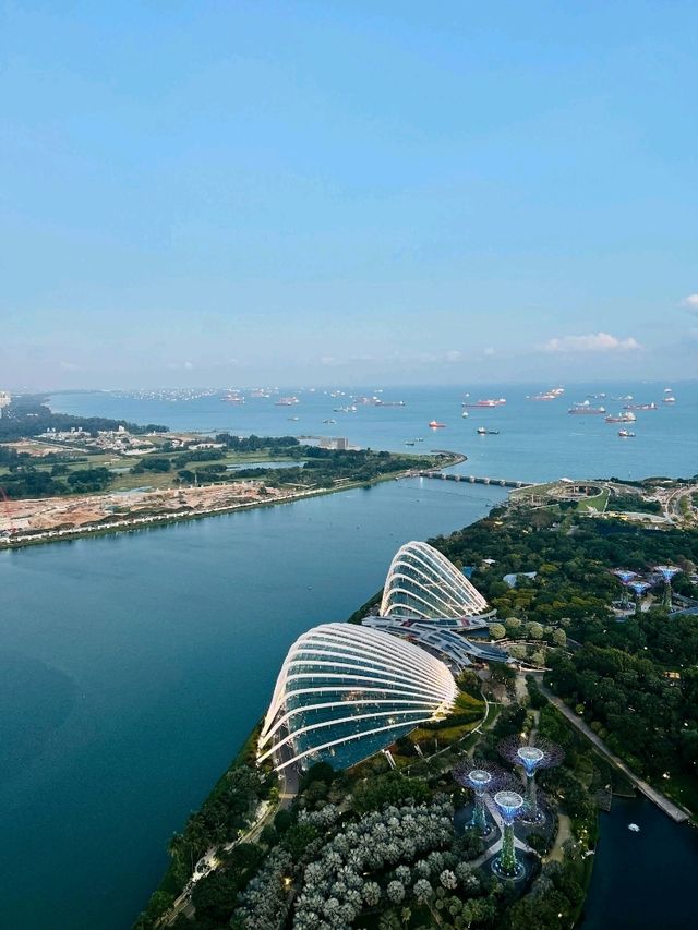 Singapore Skyline Views from Marian Bay sands