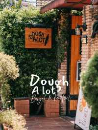 "DOUGH A LOT" คาเฟ่โฮมมีสุดอบอุ่น 