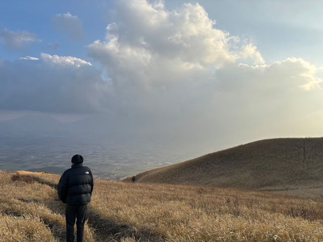 大観峰(だいかんぼう)|阿蘇の絶景を一望できる展望スポット⛰️